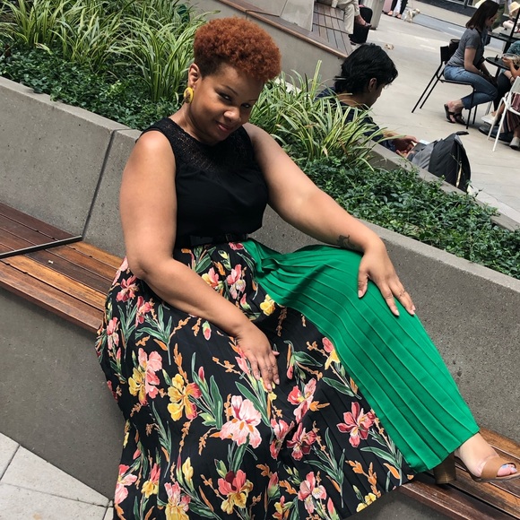 Meet your Posher, Farah - Picture 1 of 1